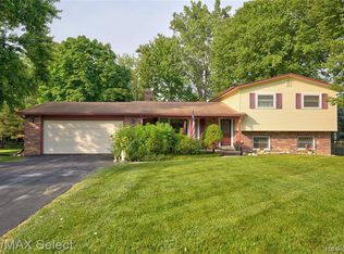 2420 Rushbrook Dr, Flushing, MI