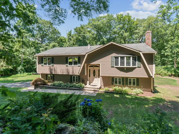 22 Rolling Hills Drive, Oxford, CT 06478