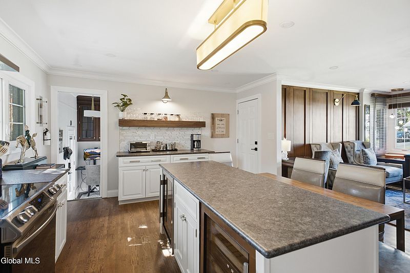3rd image of 7 Macarthur Drive
