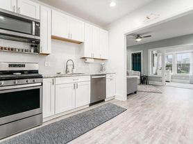 1233 E Livingston Ave, Columbus, OH