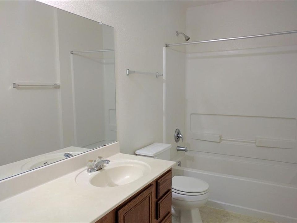 1st image of 14220 Lake Victor Dr