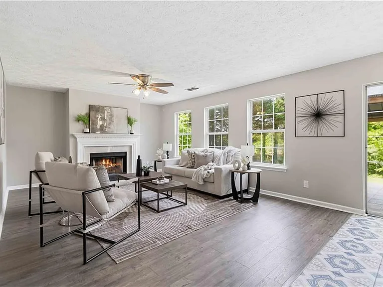 405 Plantation Way — Photo 9
