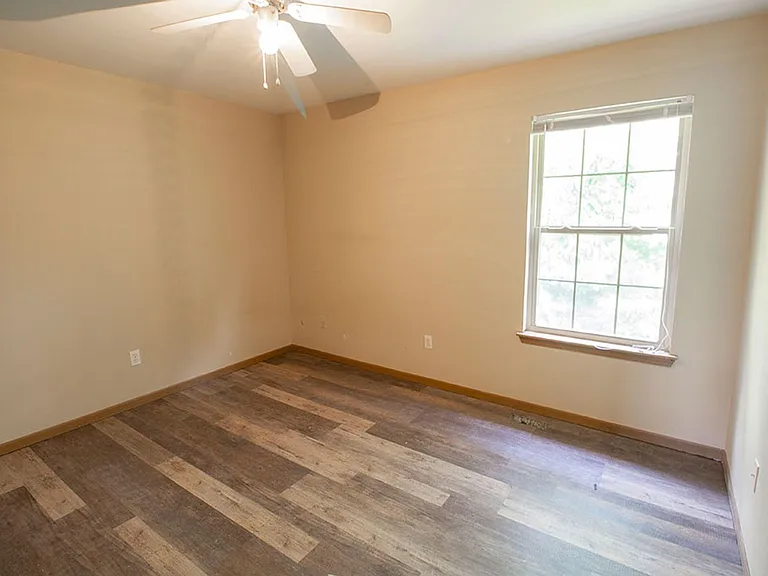 1503 Greensboro Dr — Photo 14