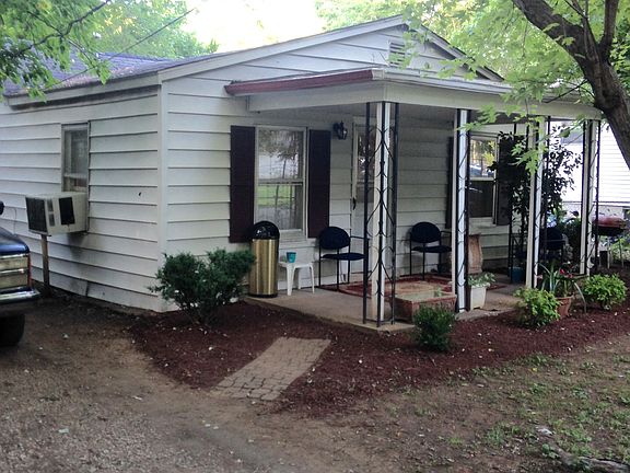 3rd image of 209 Plain Ave