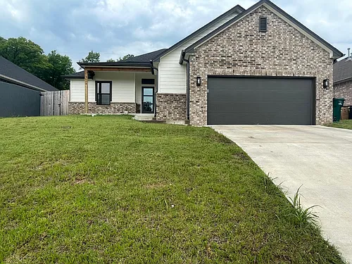 4608 S Linwood Dr Photo 1