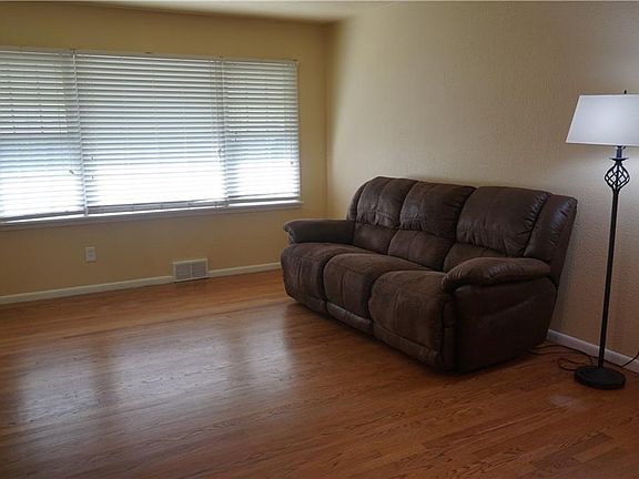 2nd image of 1617 Hanna Dr