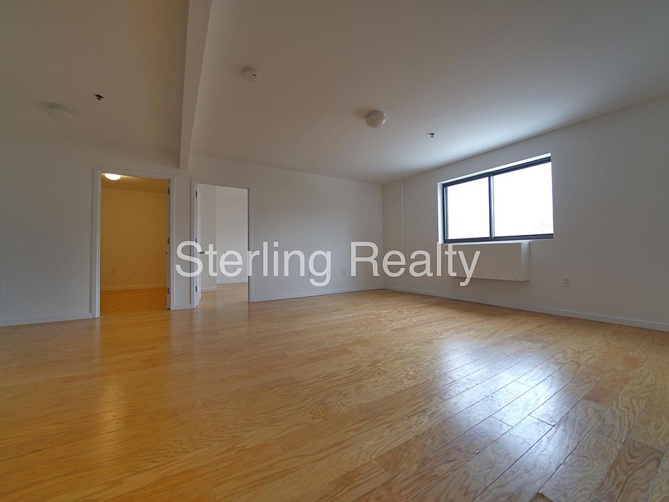 1st image of 3152 31st St