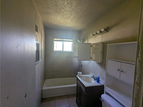 kansas-city-missouri-457037635 picture