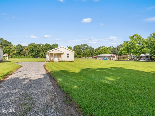 1044 Babineaux Rd, Breaux Bridge, LA 70517
