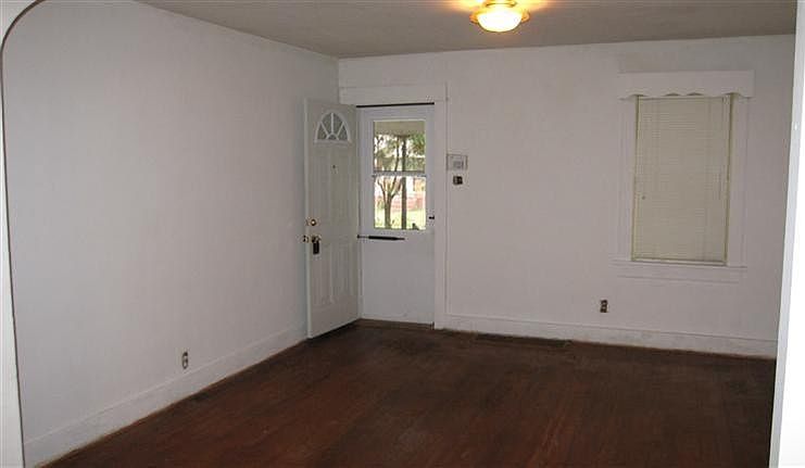 2nd image of 944 Westwood Ave