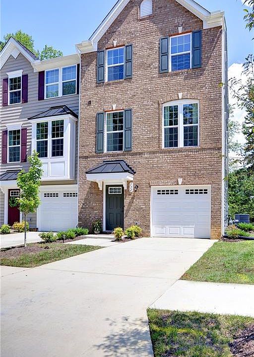 1st image of 132 McCormick Pl #2