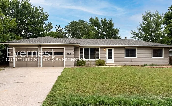104 Princeton Rd — Photo 1