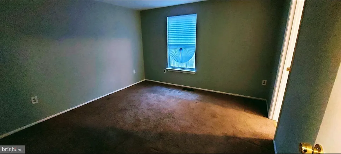 3 bed, 1.5 bath, 1188 sqft, $2,000 — Photo 3