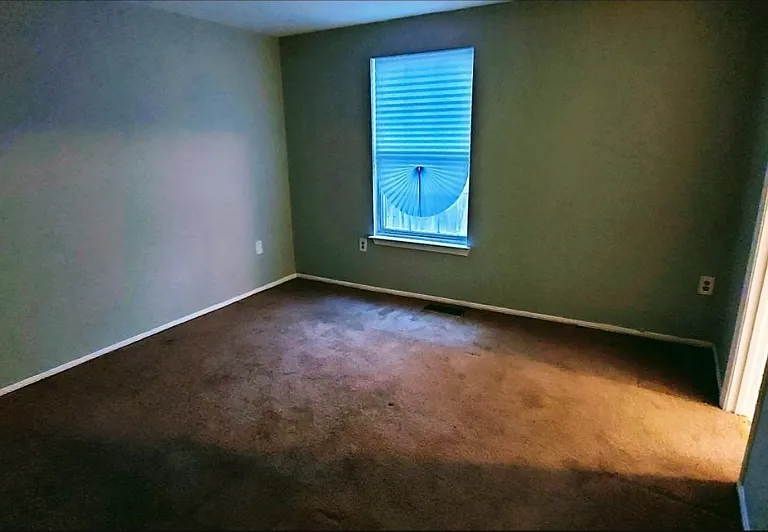 2561 Robinson Pl — Photo 3