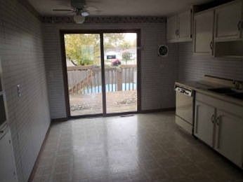 2nd image of 518 Maplecrest Dr