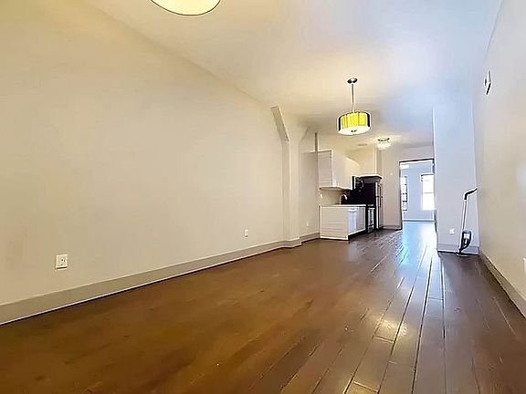 3rd image of 771 Saint Johns Pl APT 1R