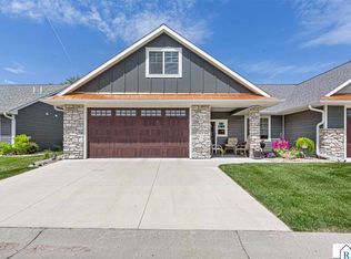 813 Tranquility Trl, Mankato, MN 56001