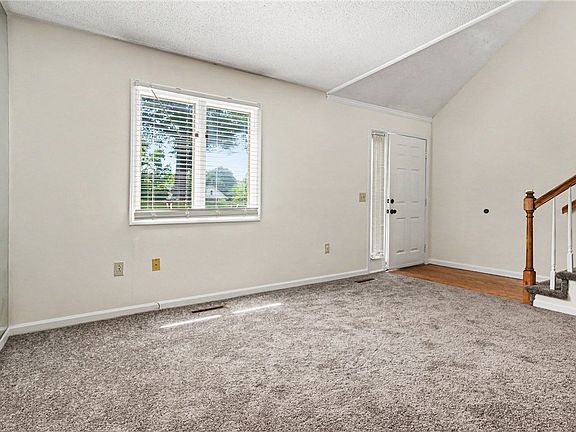 4th image of 101 E Fairway Oaks Ln