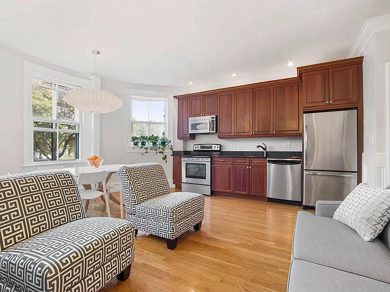 244 Beacon St #1B1 — Photo 2