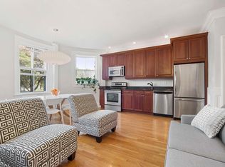 247 Beacon St #1B, Boston, MA 02116