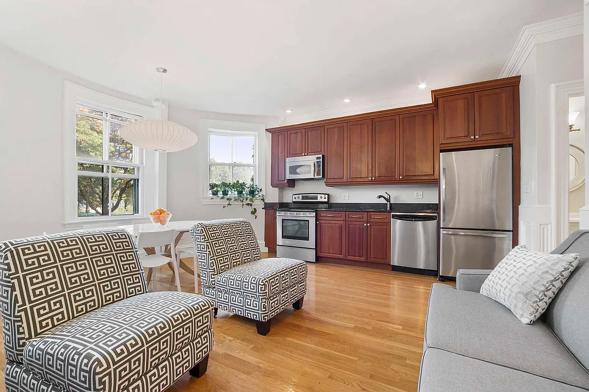 Building Photo - 244 Beacon St #1B1