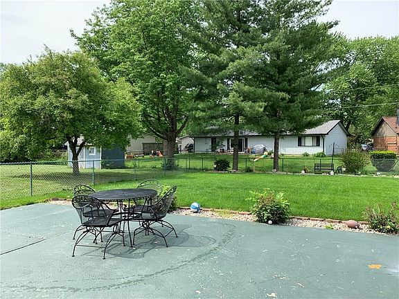 5th image of 1008 Greenbrook Dr