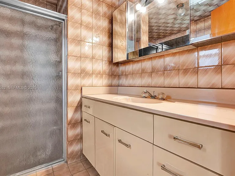 437 Swan Ave — Photo 19