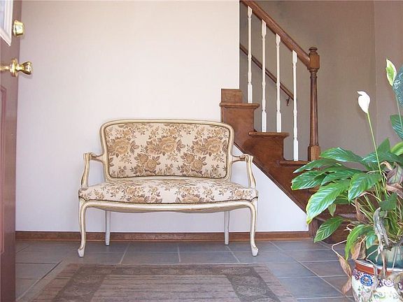2nd image of 1256 Meadowwood Dr