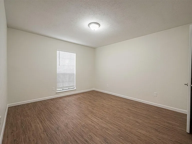 16810 Sweno Ct — Photo 27