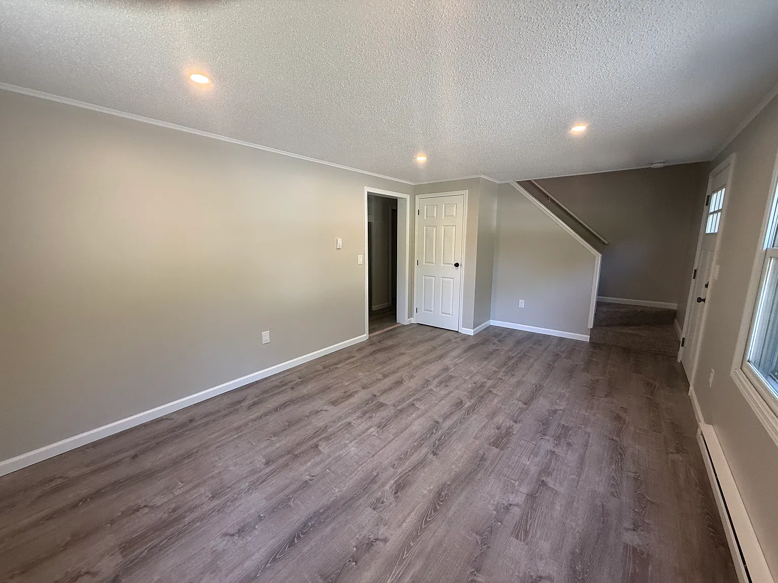 727 Stafford Rd — Photo 2
