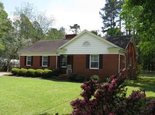307 W Donaldson Ave, Raeford, NC 28376