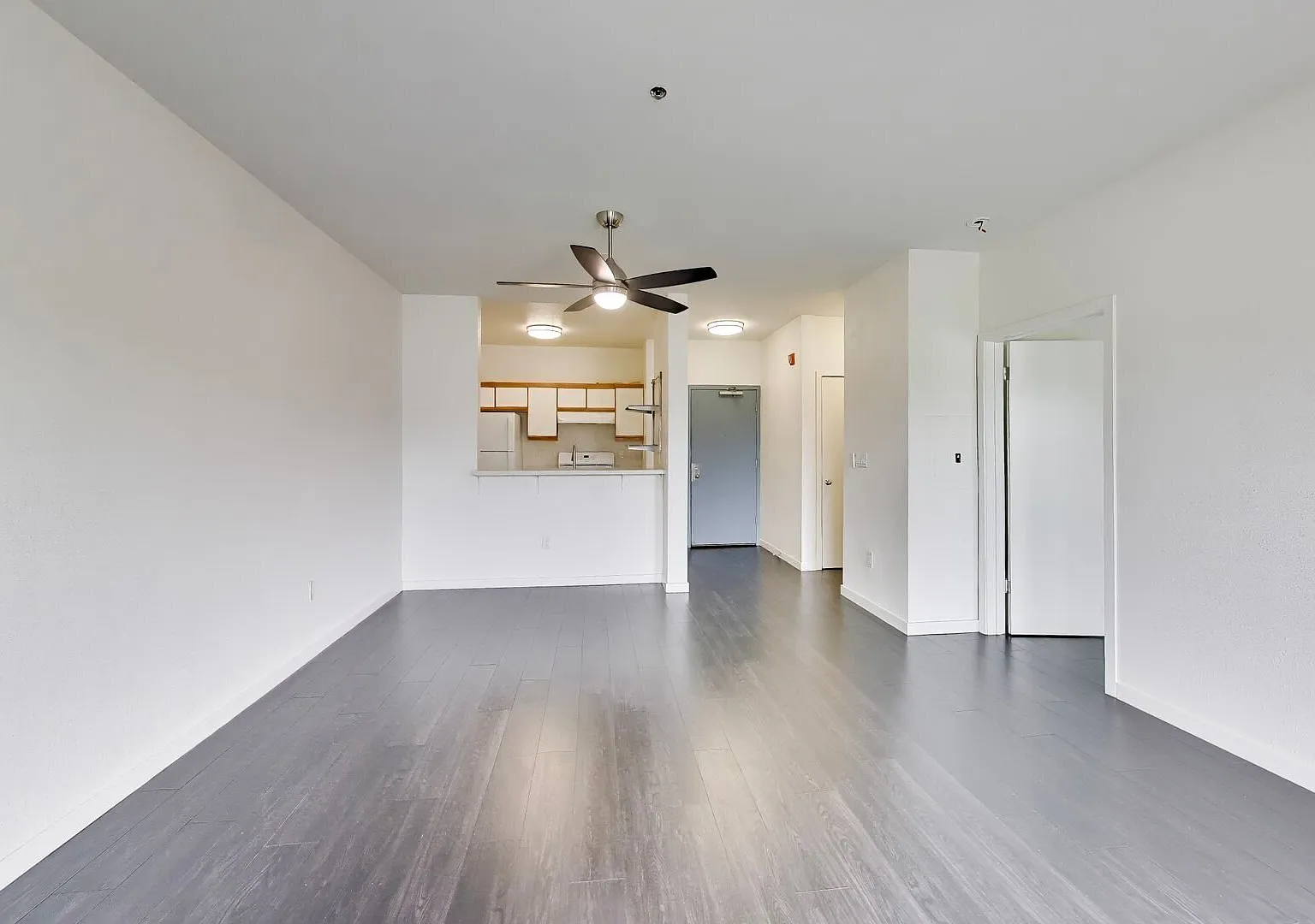 1524 1st Ave — Photo 3