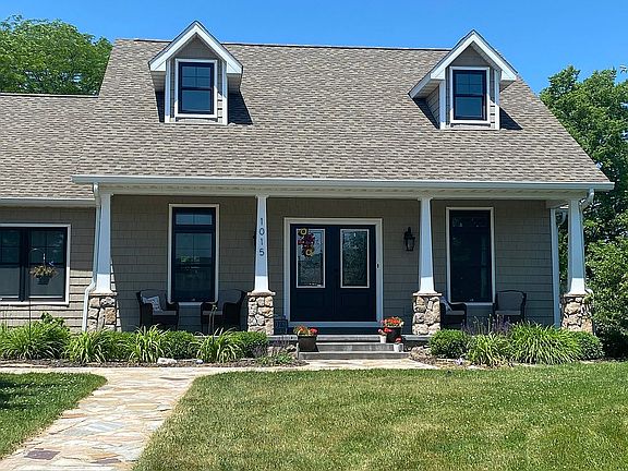 3rd image of 1015 Harrow Dr