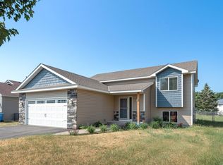 512 Moline Loop NW, Isanti, MN 55040