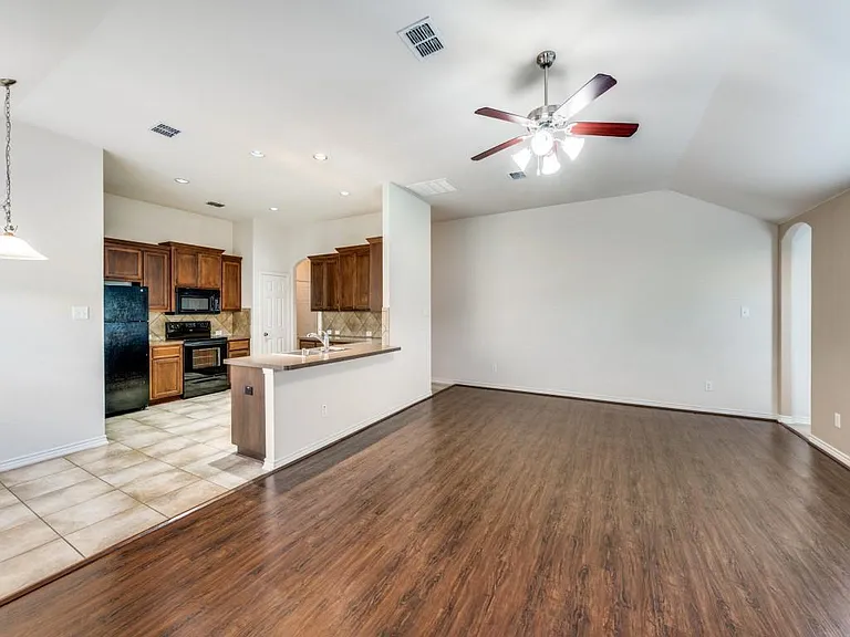 3605 Chapel Hill Ln #3605 — Photo 12
