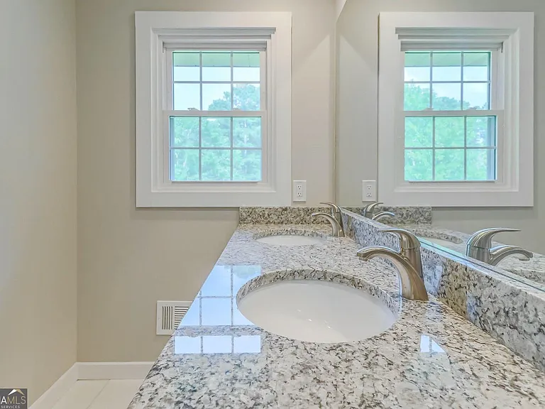 99 Woodvalley Dr — Photo 23