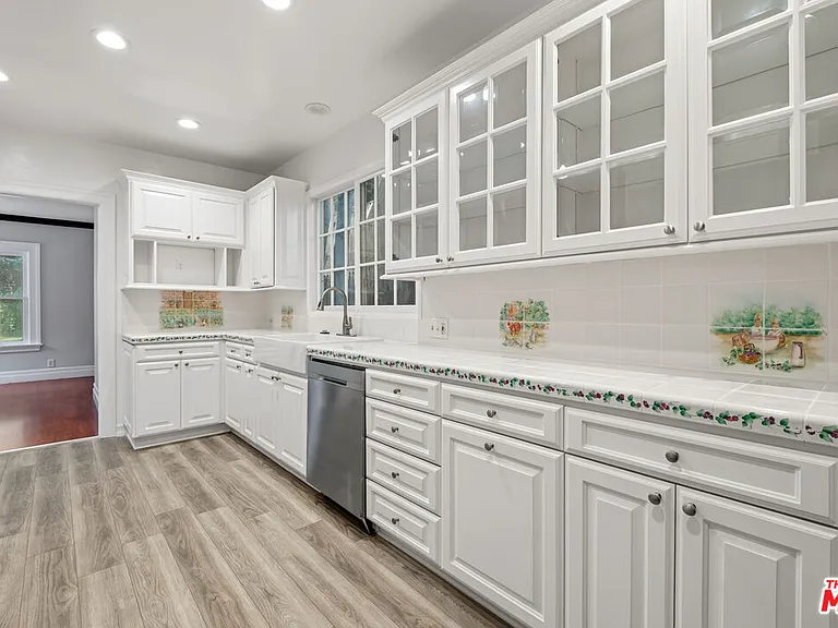 317 S Norton Ave — Photo 20