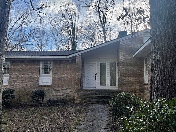 2nd image of 810 Mill Creek Rd