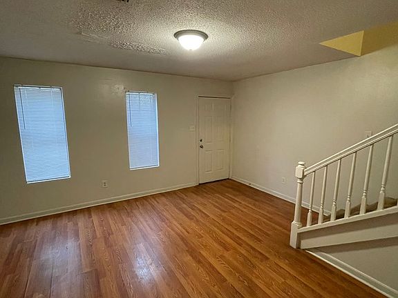 5th image of 200 Loire Ave #B