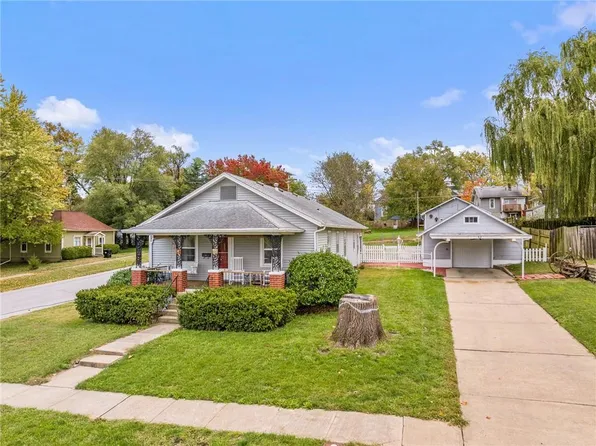 226 N Randolph St, Pleasant Hill, MO 64080
