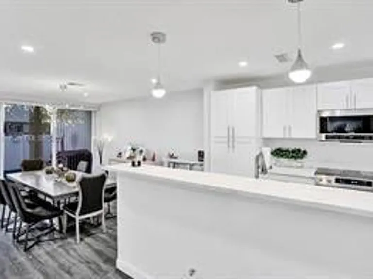 833 NW 81st Ave — Photo 23