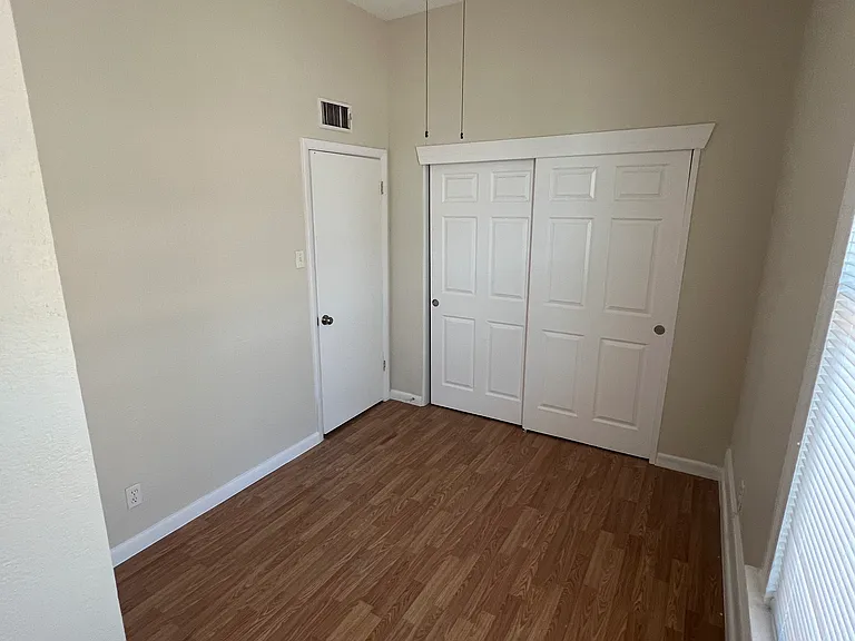 215 W Nevada Ave #B — Photo 8