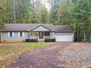 1276 Peach Grove Rd, Louisa, VA 23093