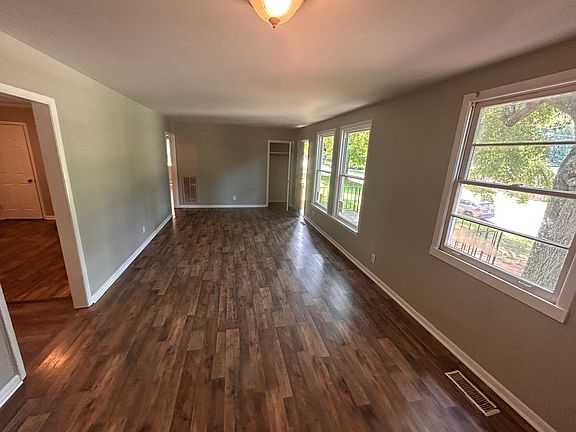 2nd image of 4503 Lakeview Dr NW
