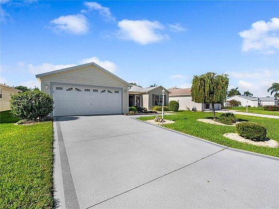 2nd image of 3284 Richmond Dr