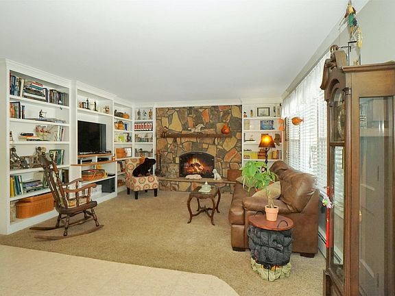 2nd image of 23 Shelbourne Ln