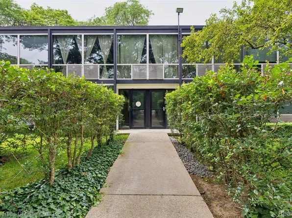 1309 Joliet Pl, Detroit, MI 48207