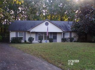 909 Beechgrove Ct, Charlotte, NC 28212