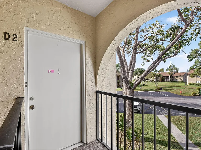 511 Shady Pine Way #D2 — Photo 4