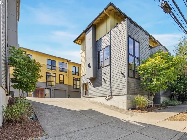 5111 S Corbett Ave #J, Portland, OR 97239